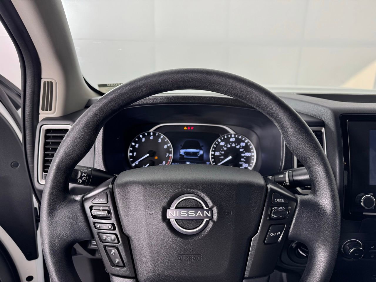 Used 2024 Nissan Frontier SV image 21