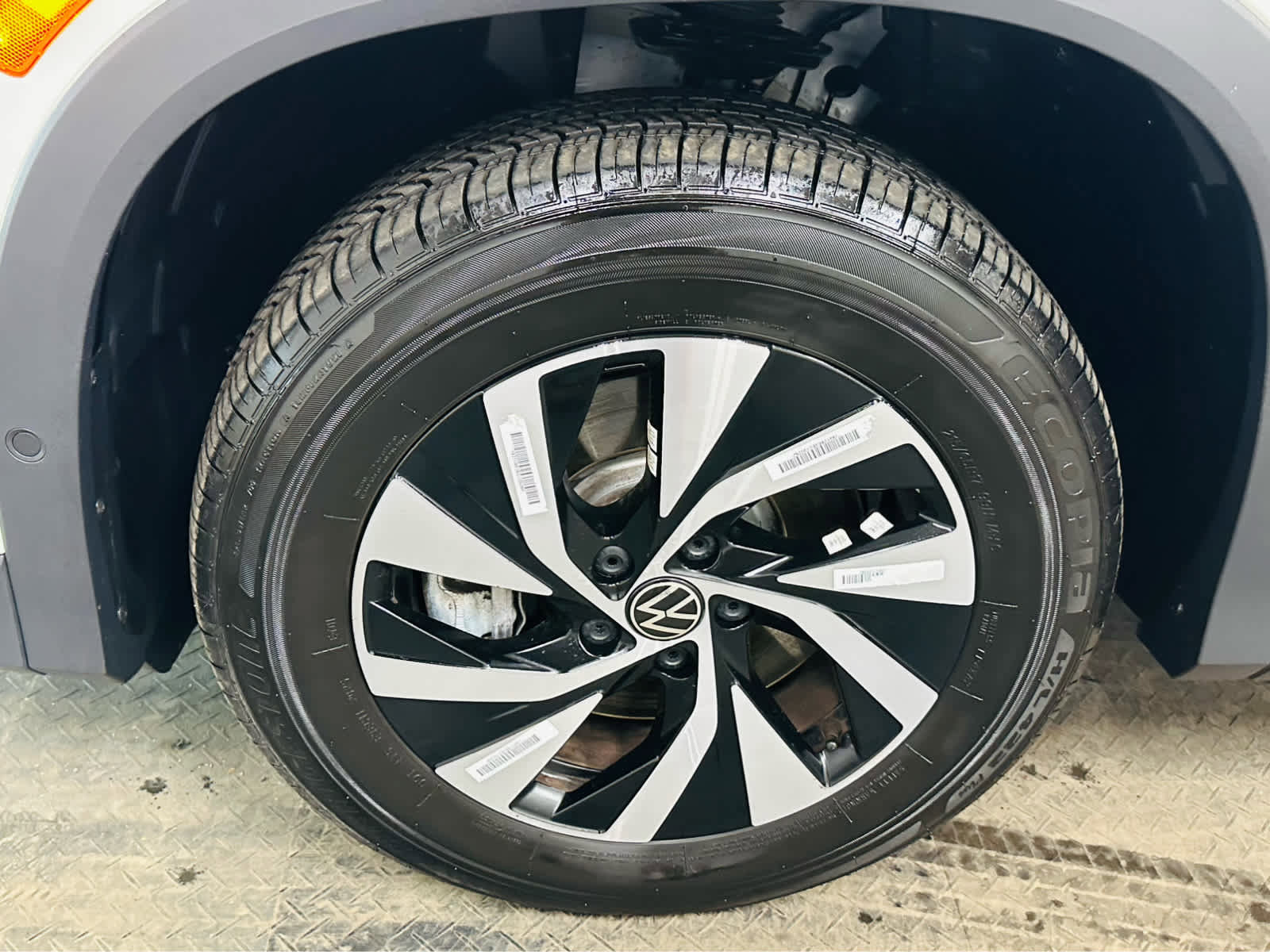 Certified 2025 Volkswagen Tiguan S image 28