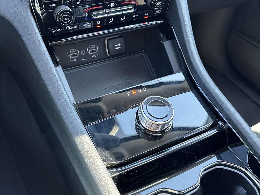 Used 2023 Jeep Grand Cherokee Laredo w/ Luxury Tech Group I image 29