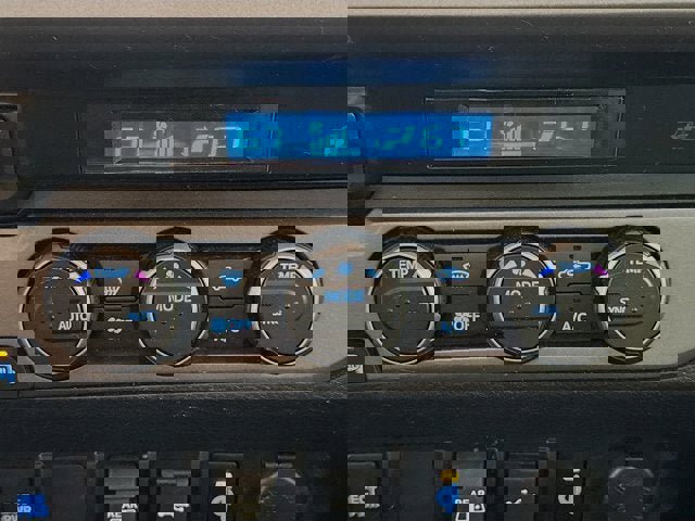 Used 2023 Toyota Tacoma TRD Off-Road image 15