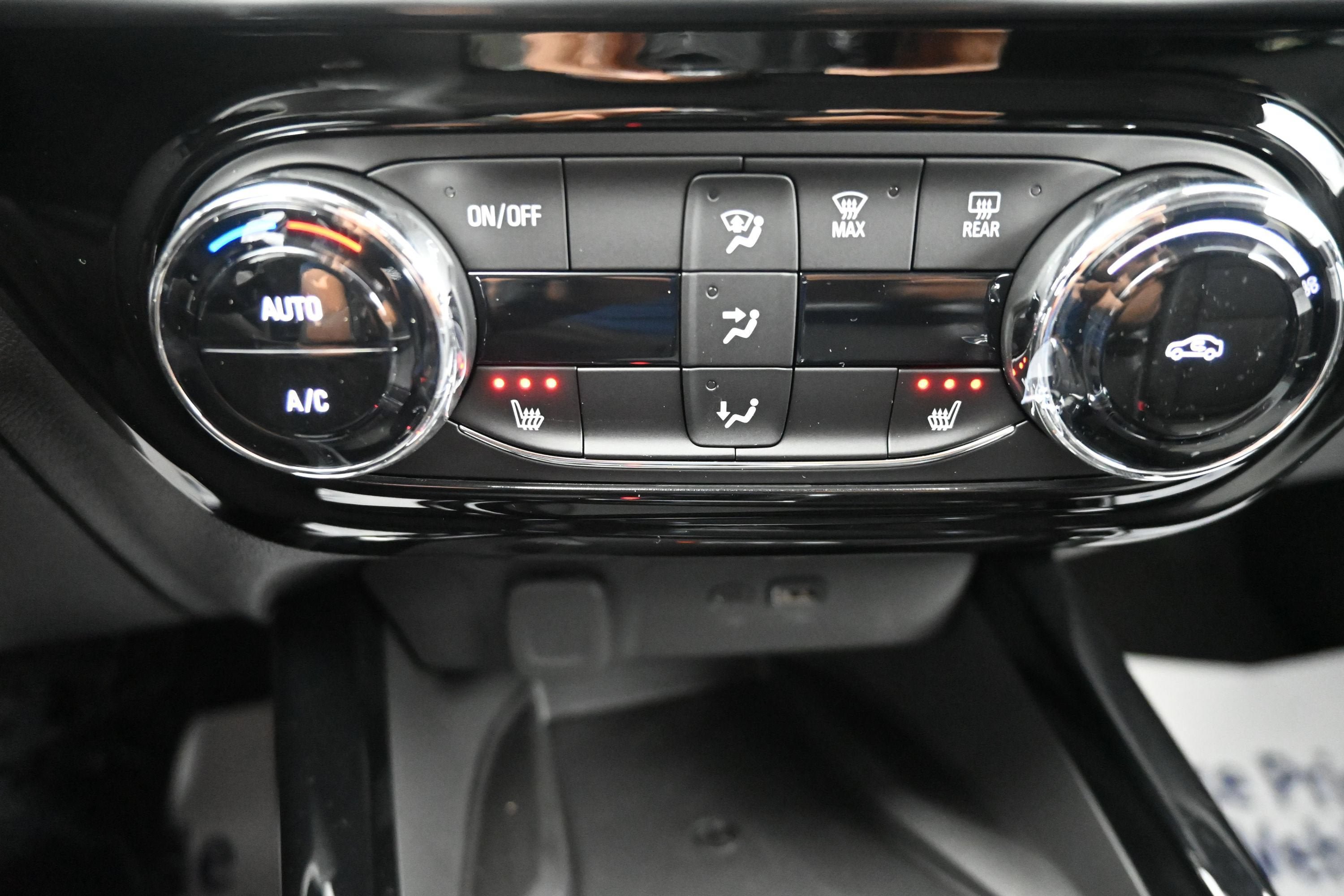 New 2026 Chevrolet Trax LT w/ Sunroof Package FWD image 17