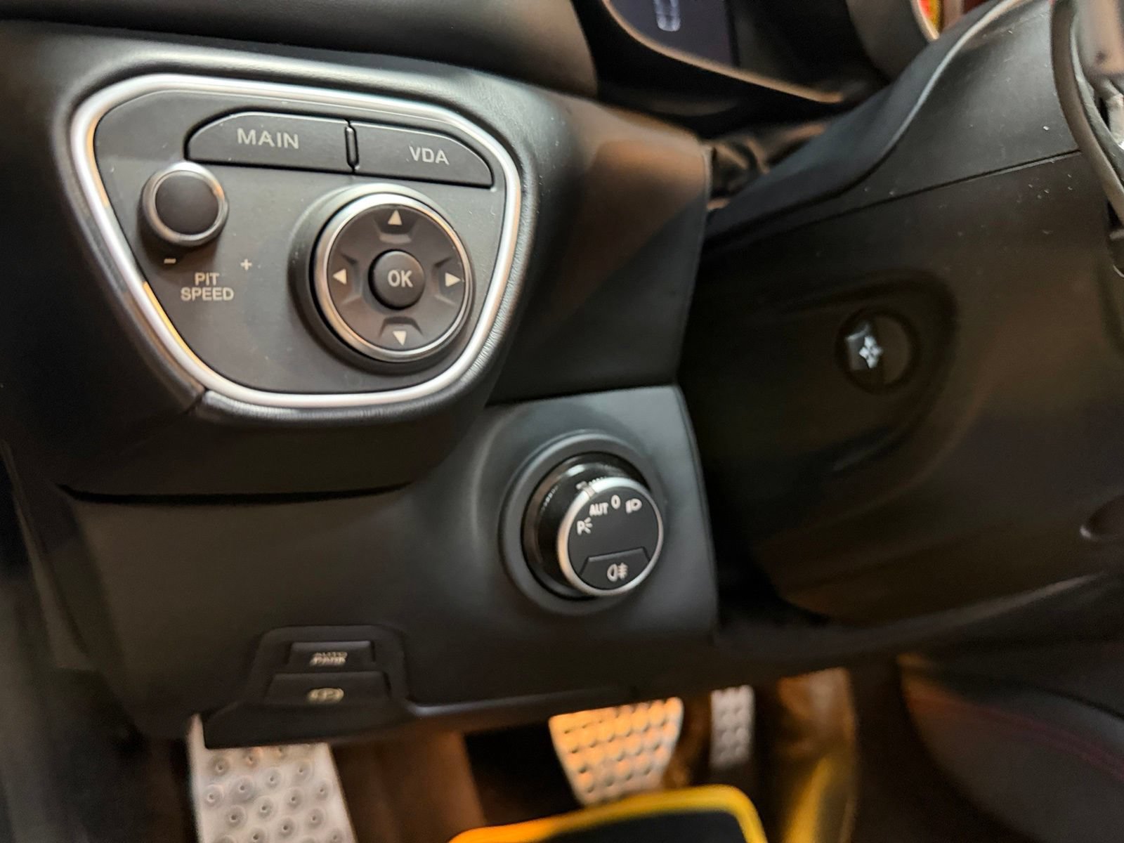 Used 2015 Ferrari California T RWD image 22