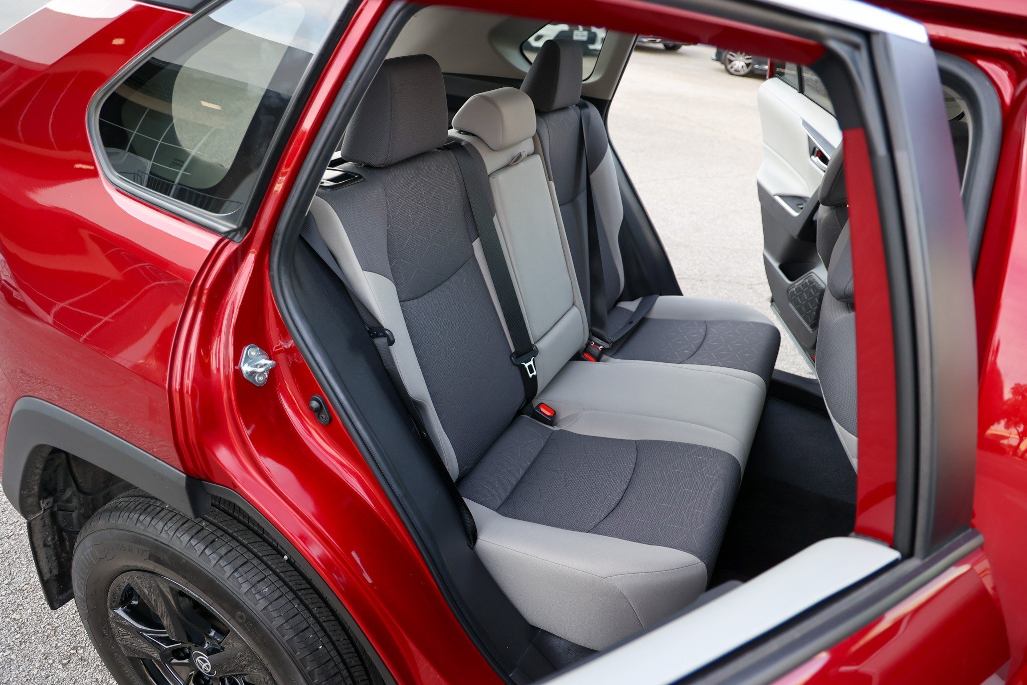 Certified 2025 Toyota RAV4 XLE w/ Convenience Package FWD image 40