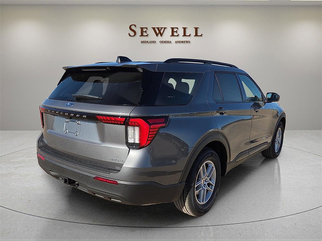New 2026 Ford Explorer Active image 4