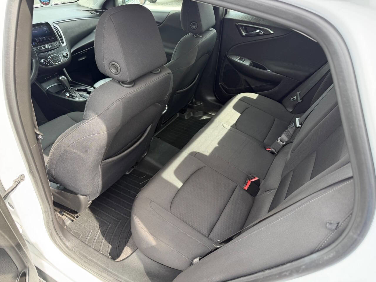 Used 2020 Chevrolet Malibu LT image 16