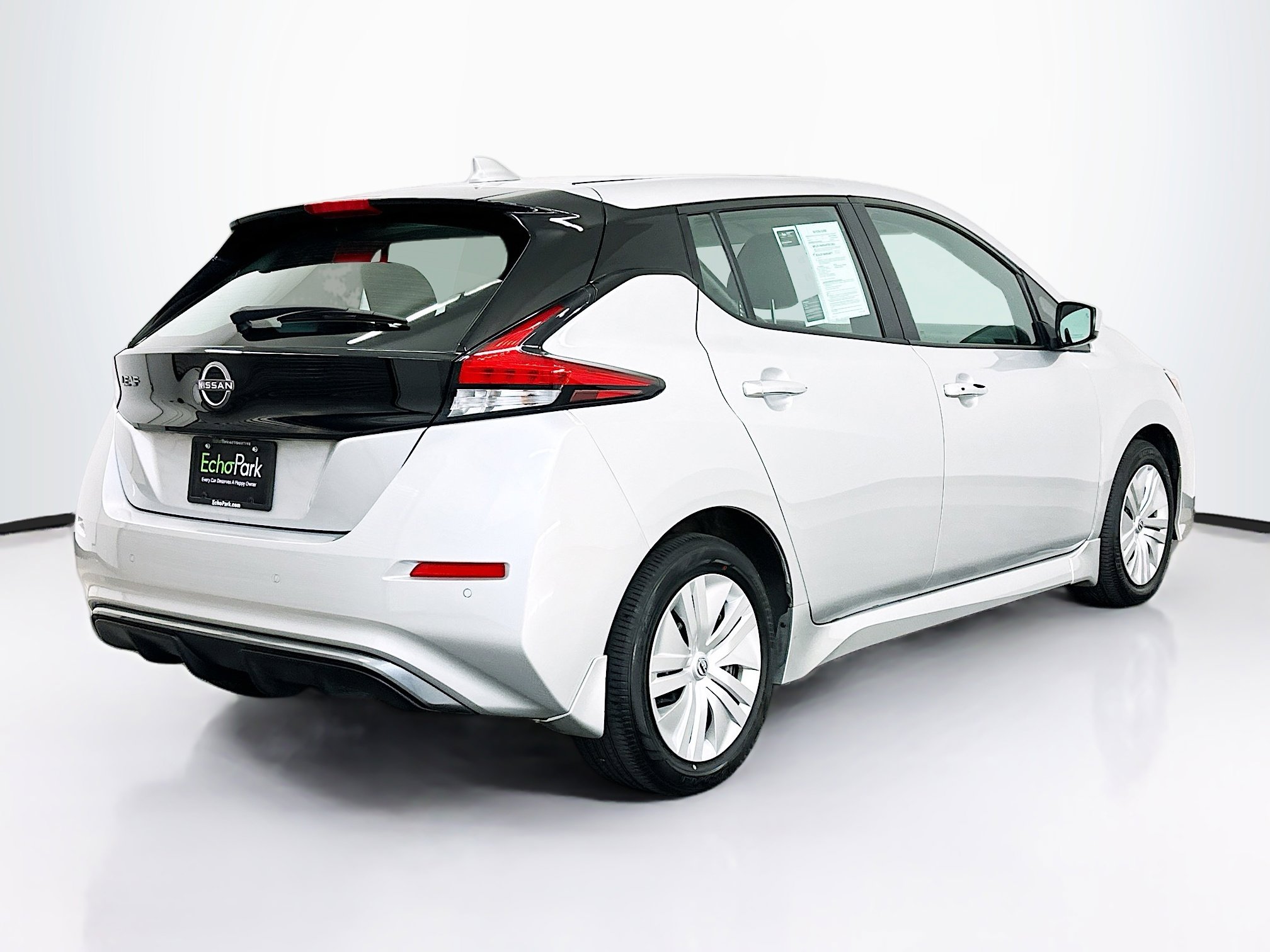 Used 2024 Nissan Leaf S image 9