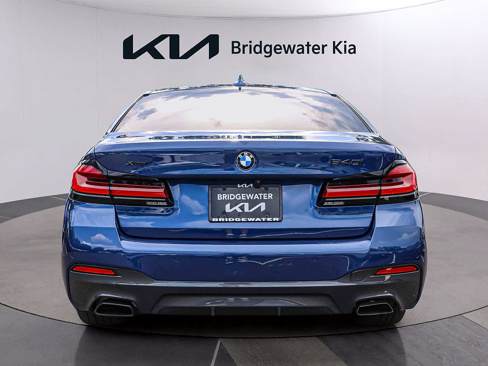 Used 2021 BMW 540i xDrive w/ Dynamic Handling Package AWD/4WD image 5
