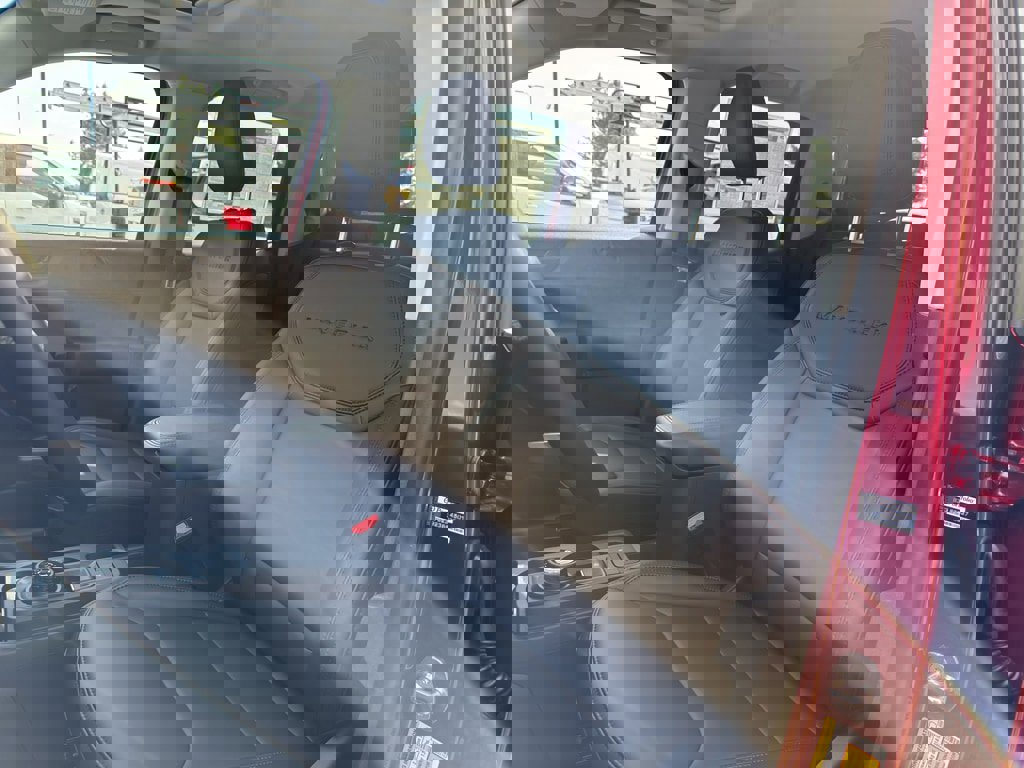 New 2025 Ford Maverick Lariat w/ Black Appearance Package image 15