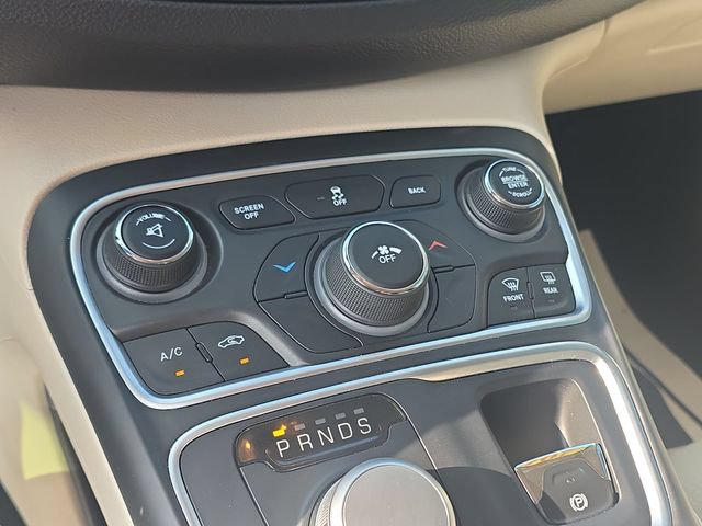 Used 2016 Chrysler 200 Limited w/ Convenience Group FWD image 19