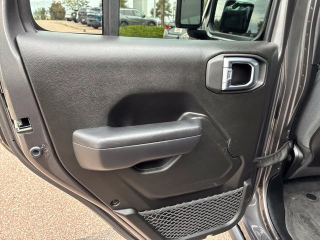 Used 2024 Jeep Gladiator Rubicon w/ Technology Group AWD/4WD image 22