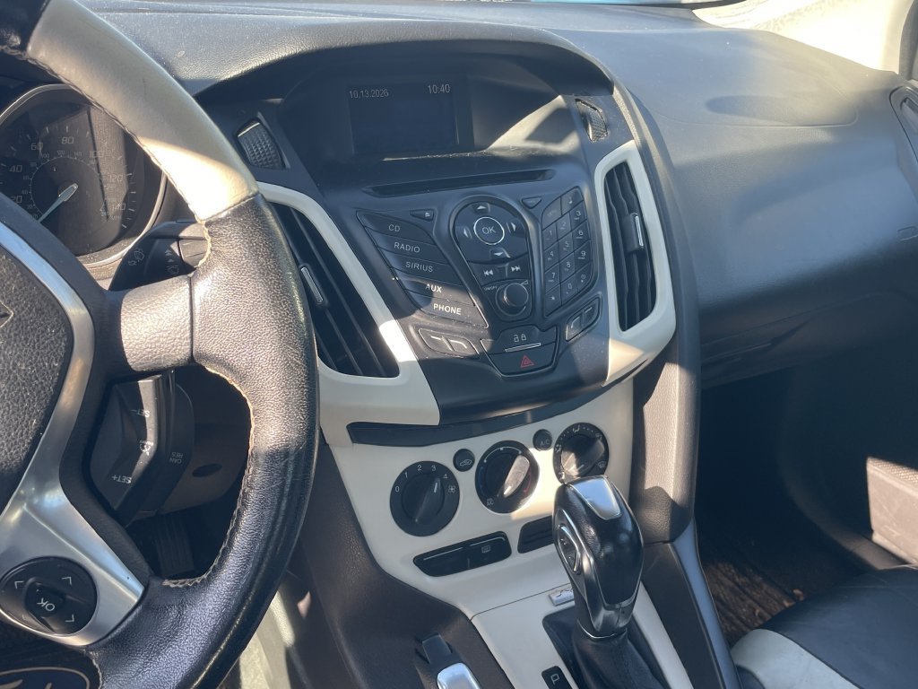 Used 2013 Ford Focus SE FWD image 9