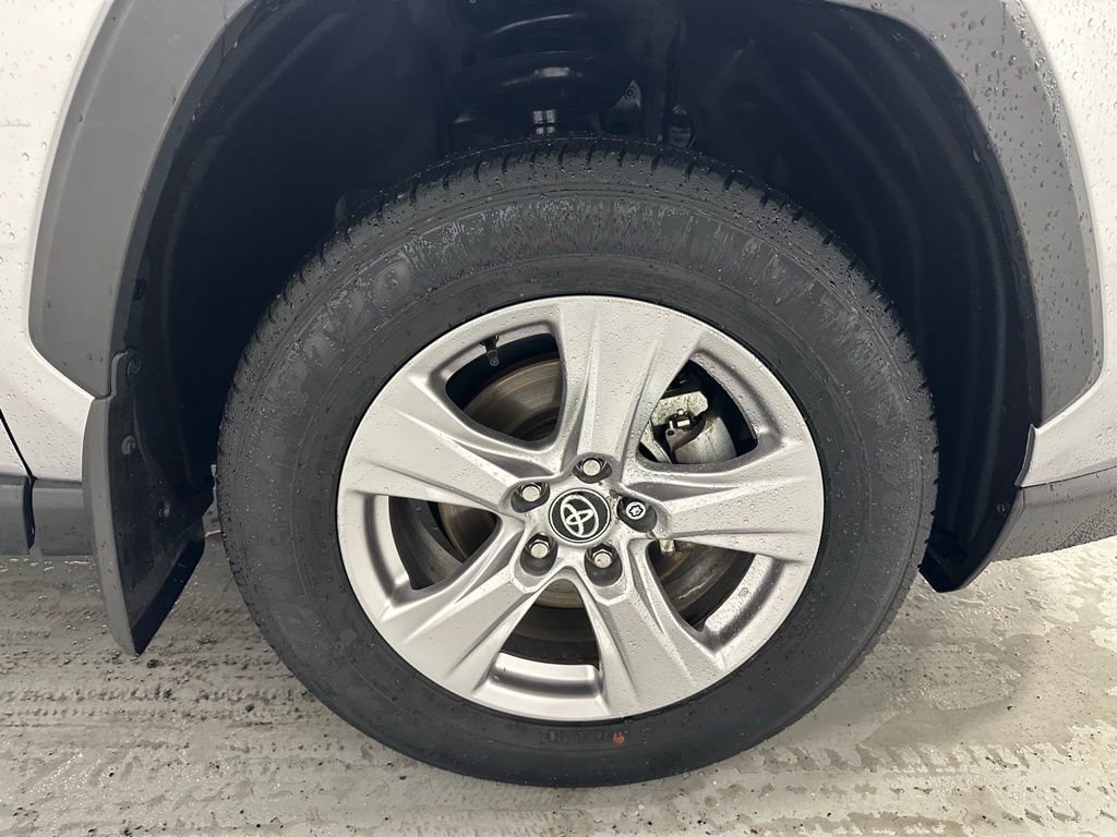 Used 2025 Toyota RAV4 XLE image 60