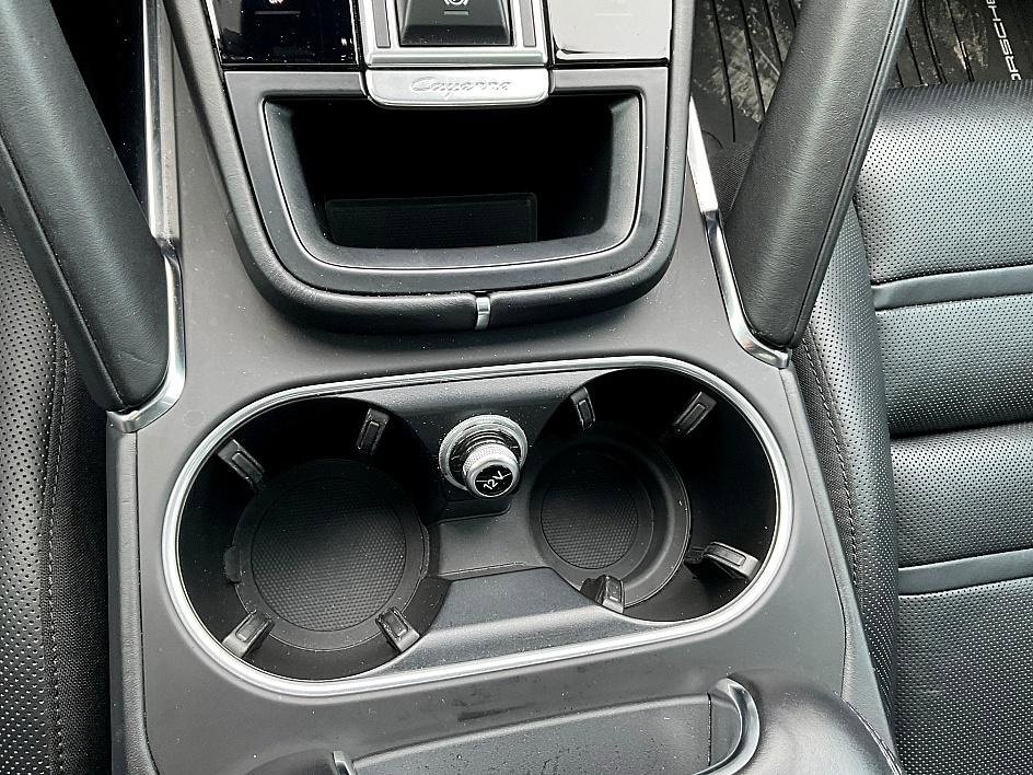 Used 2020 Porsche Cayenne Turbo S image 23