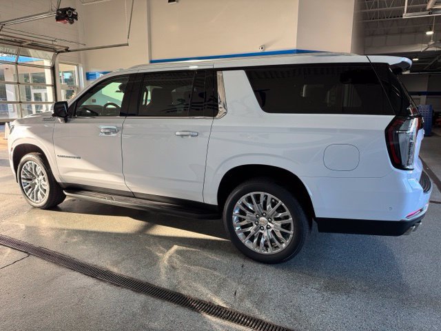 New 2027 Chevrolet Suburban High Country w/ Sun And Tow Package AWD/4WD image 5