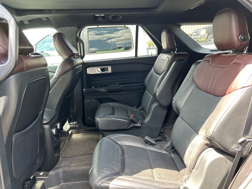 Used 2020 Ford Explorer Platinum w/ Premium Technology Package AWD/4WD image 14