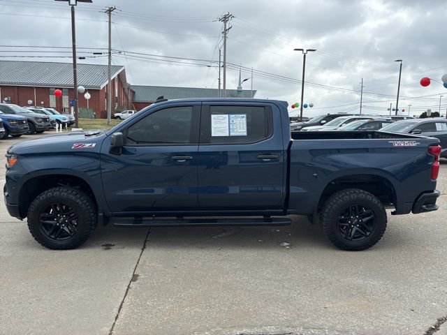 Used 2022 Chevrolet Silverado 1500 Custom Trail Boss w/ LPO, Dark Essentials Package image 4