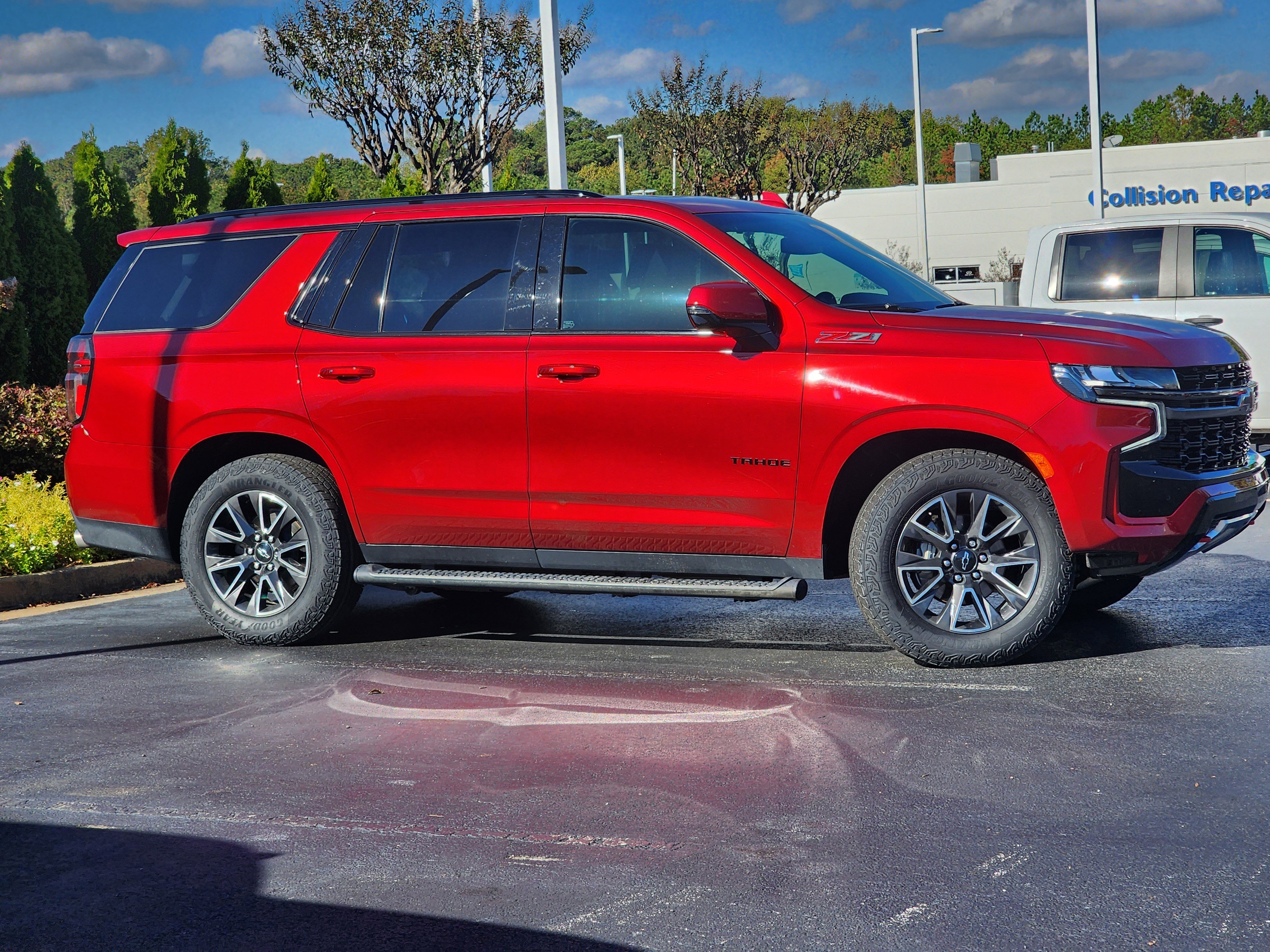 Used 2022 Chevrolet Tahoe Z71 w/ Z71 Off-Road Package image 3