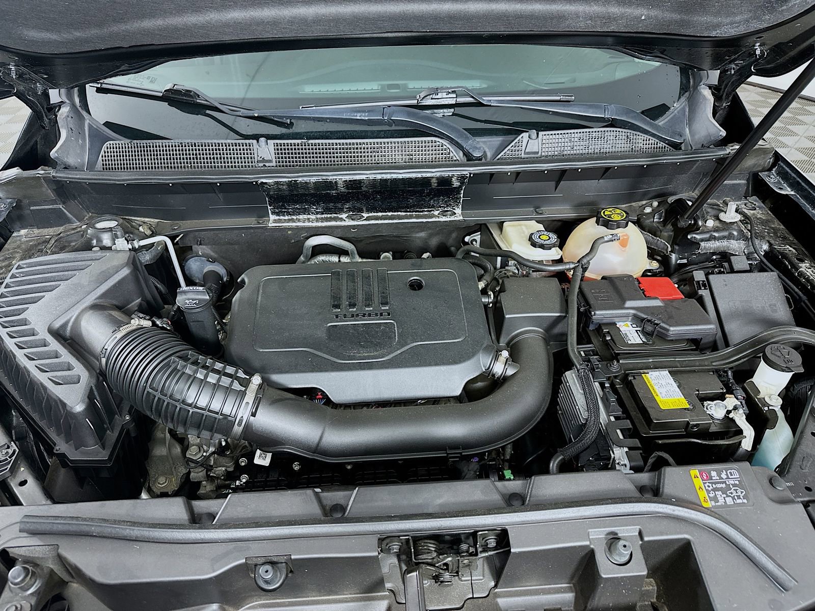 Used 2021 GMC Acadia SLE image 31