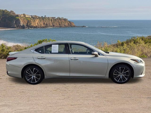 Used 2023 Lexus ES 300h w/ Premium Package FWD image 4