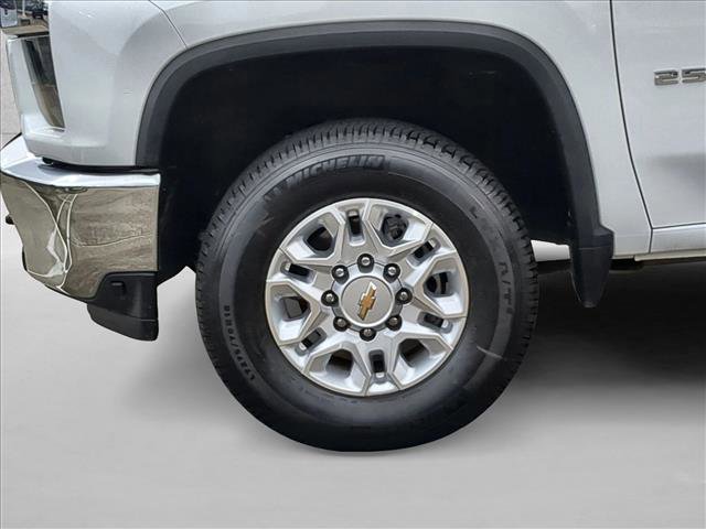 Used 2021 Chevrolet Silverado 2500 LT w/ Z71 Off-Road Package AWD/4WD image 24