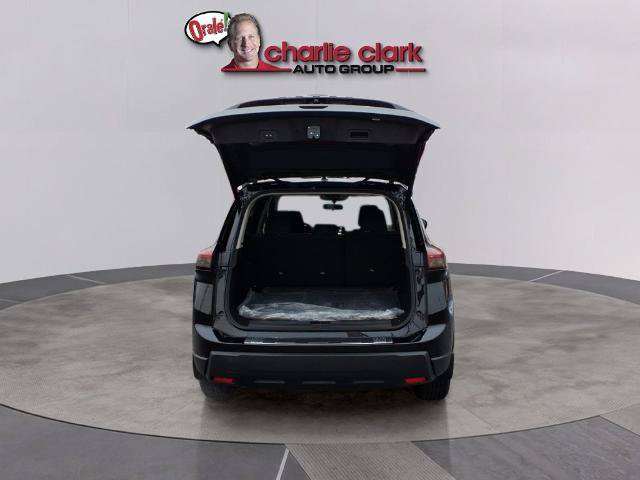 Certified 2026 Nissan Rogue SV FWD image 9