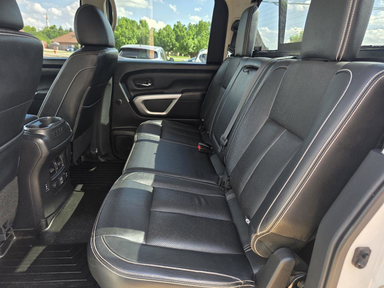 Used 2019 Nissan Titan PRO-4X w/ Pro-4x Convenience Package AWD/4WD image 24
