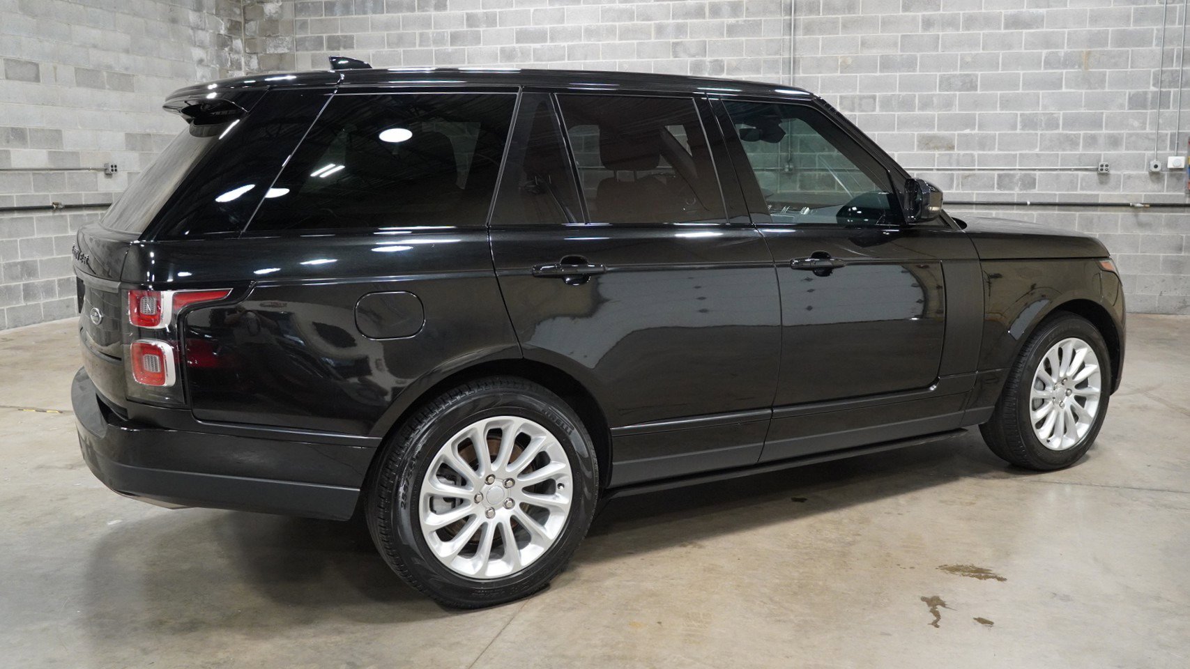 Used 2022 Land Rover Range Rover image 4