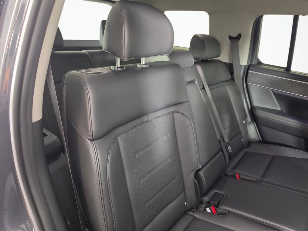 Used 2026 Hyundai Santa Fe Limited AWD/4WD image 33