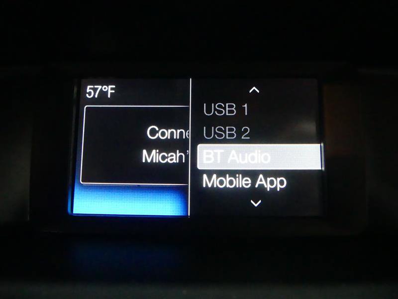 Used 2018 Ford Focus SE w/ SE Appearance Package image 39