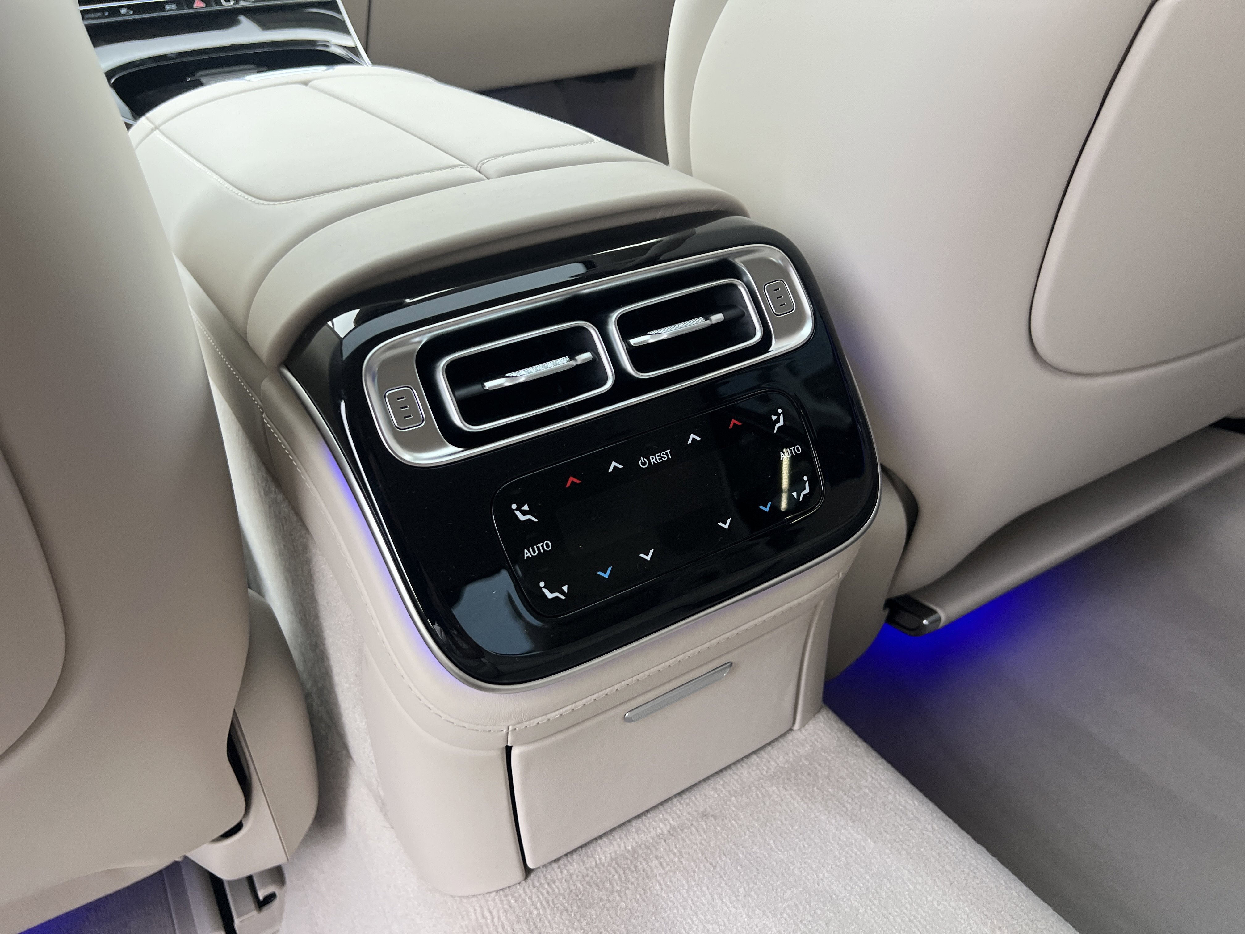 New 2026 Mercedes-Benz S 580 4MATIC Sedan image 25