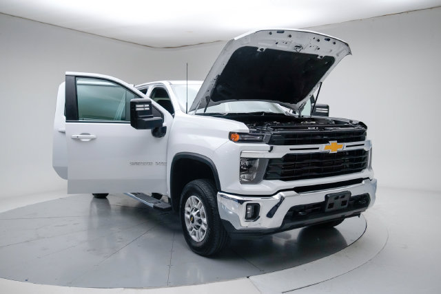 Used 2025 Chevrolet Silverado 2500 LT w/ Convenience Package AWD/4WD image 15