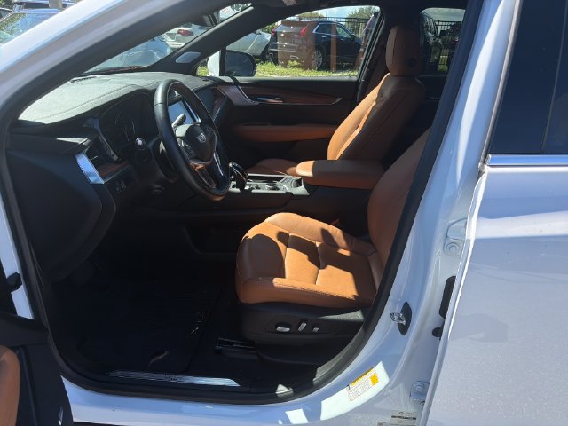 Certified 2024 Cadillac XT5 Premium Luxury AWD/4WD image 9