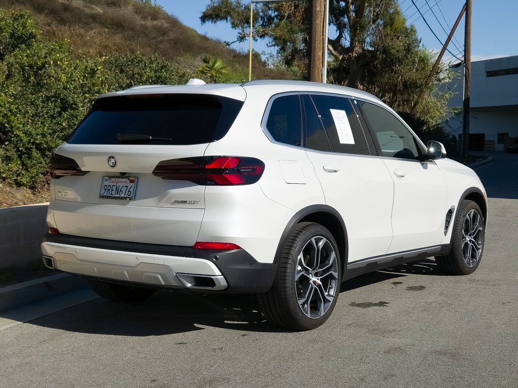 Used 2025 BMW X5 sDrive40i w/ Parking Assistance Package image 5