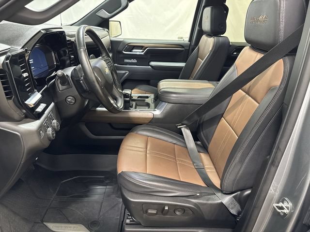 Used 2024 Chevrolet Silverado 1500 High Country w/ Technology Package AWD/4WD image 10