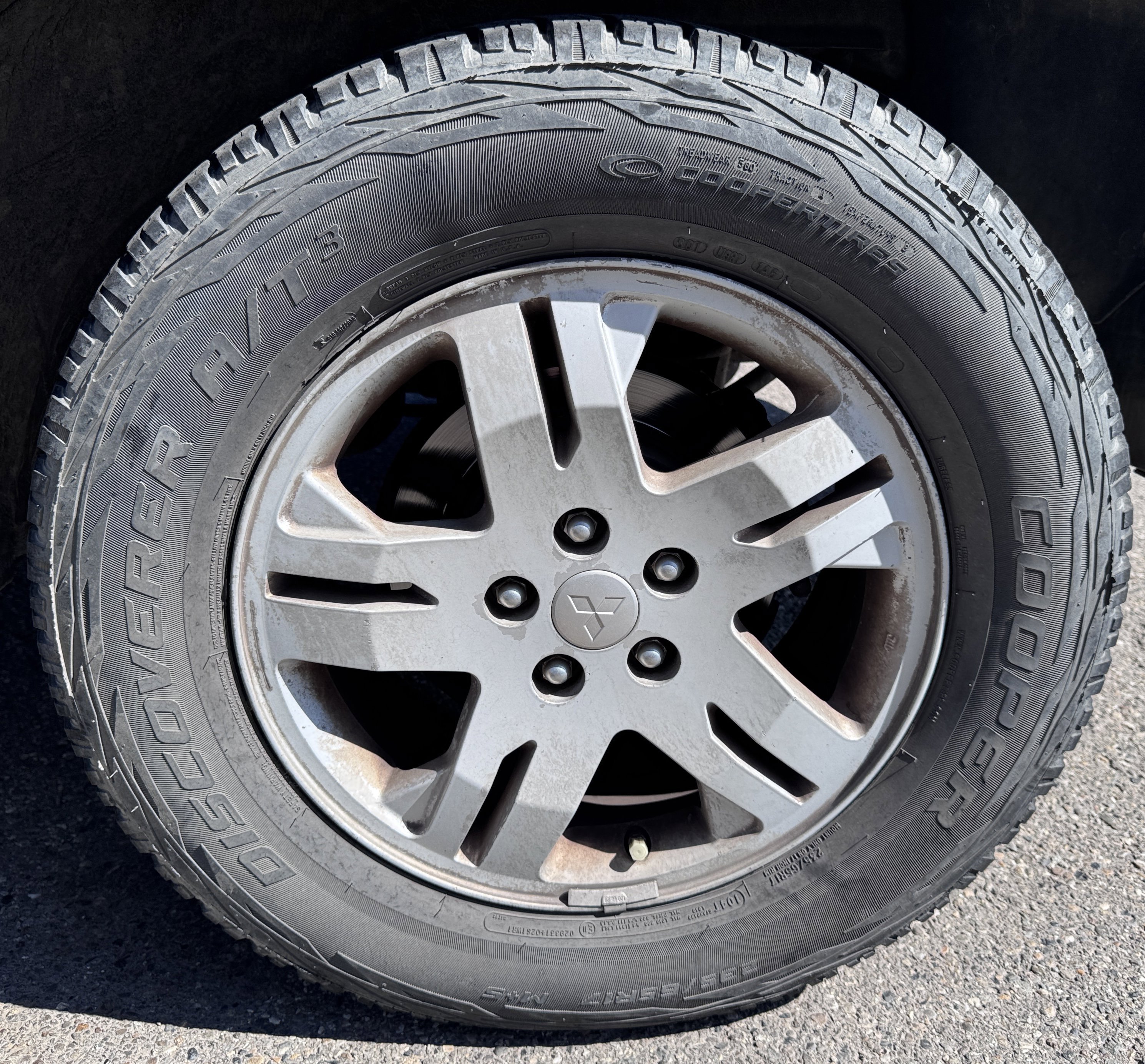 Used 2004 Mitsubishi Endeavor LS AWD/4WD image 55