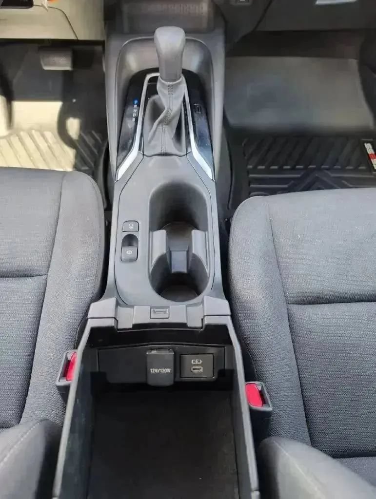 Used 2024 Toyota Corolla LE FWD image 89
