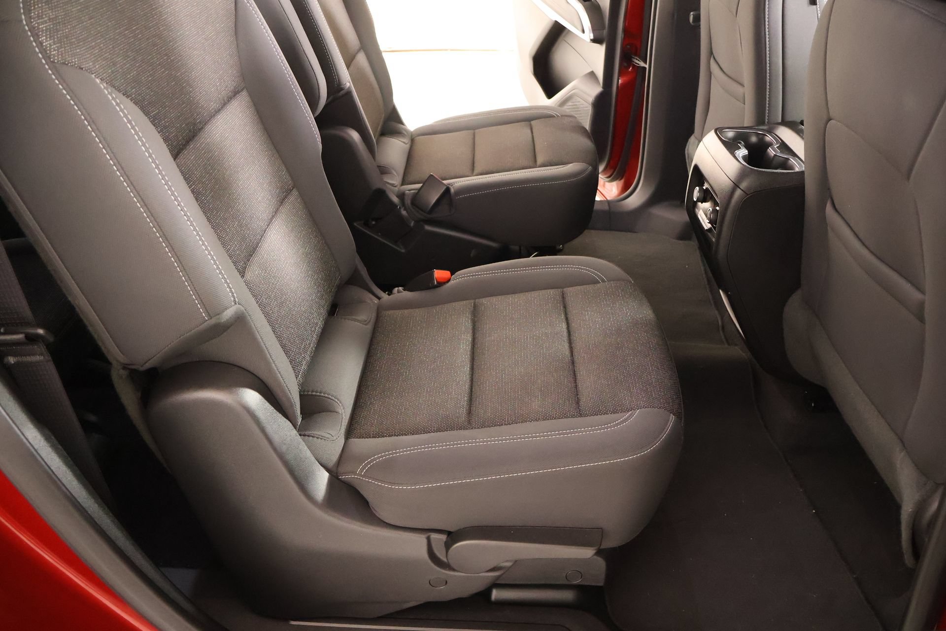 Used 2025 Chevrolet Traverse LT FWD image 15
