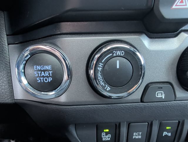 Used 2021 Toyota Tacoma TRD Off-Road w/ TRD Premium Off Road Package AWD/4WD image 29