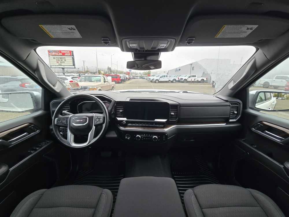 Used 2023 GMC Sierra 1500 SLE image 16