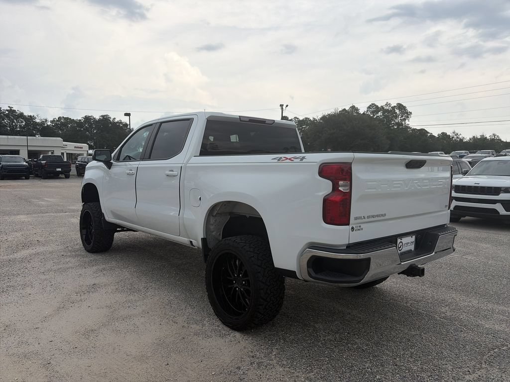 Used 2025 Chevrolet Silverado 1500 LT AWD/4WD image 4