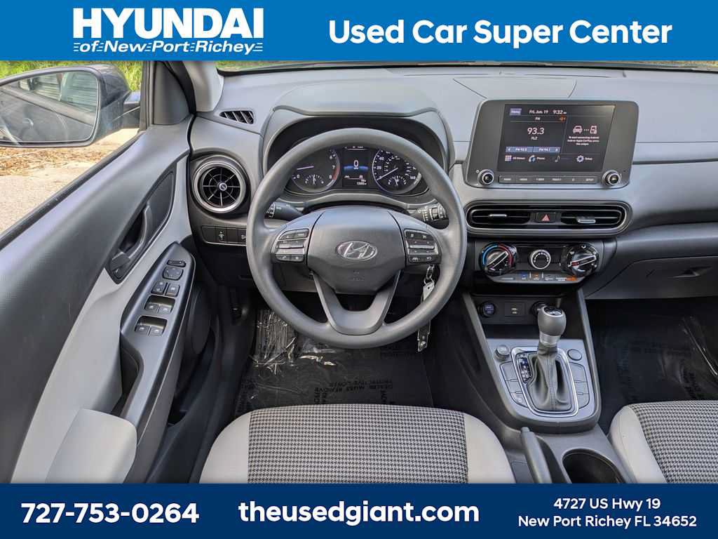 Used 2023 Hyundai Kona SE w/ Cargo Package FWD image 17
