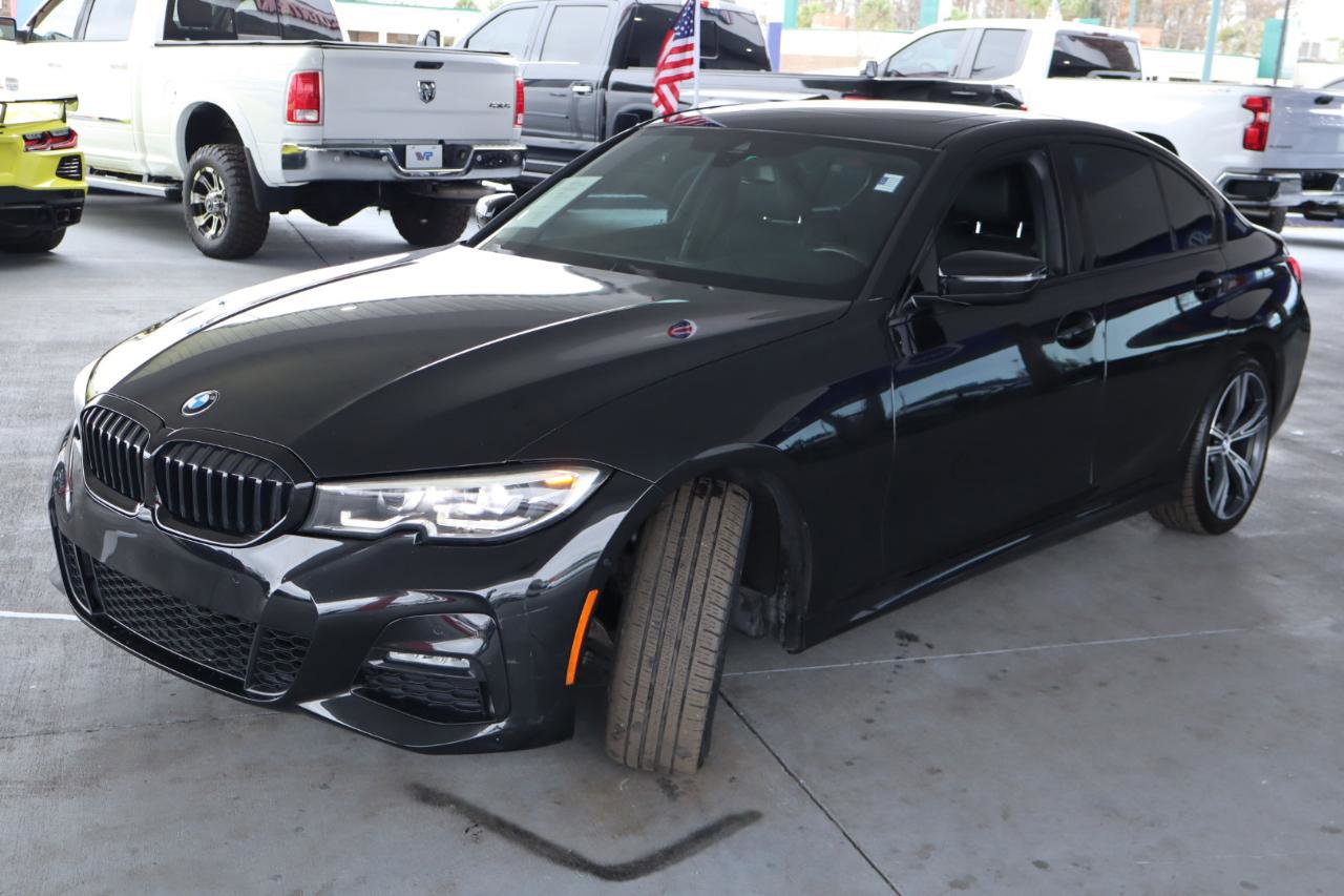 Used 2020 BMW 330i Sedan w/ M Sport Package image 9