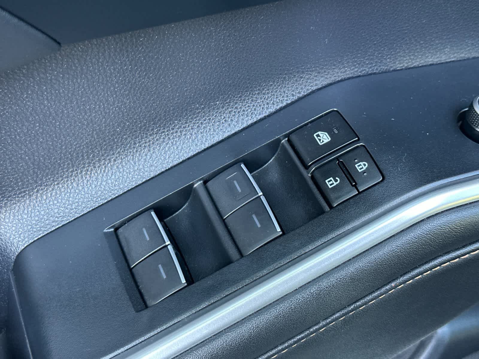 Used 2023 Toyota Highlander Bronze Edition FWD image 13