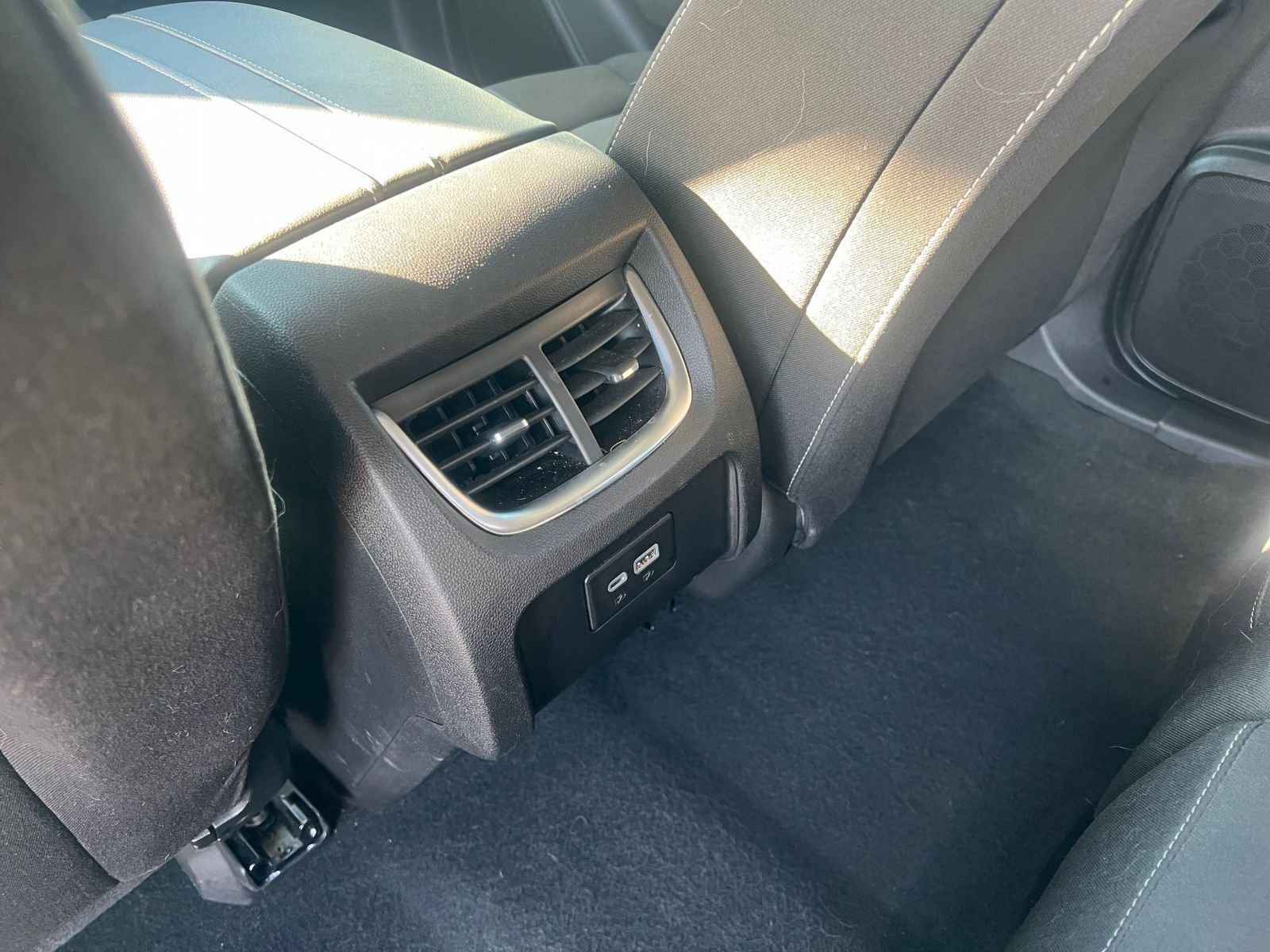 Used 2025 Chevrolet Blazer LT image 23