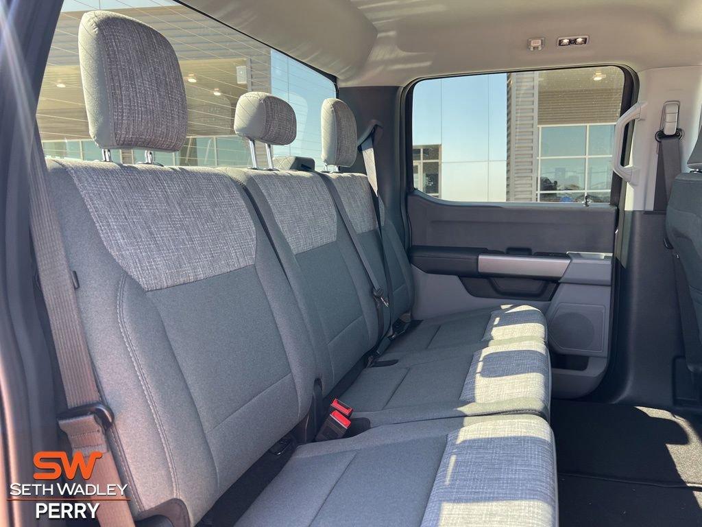 New 2026 Ford F250 XLT w/ FX4 Off-Road Package image 15