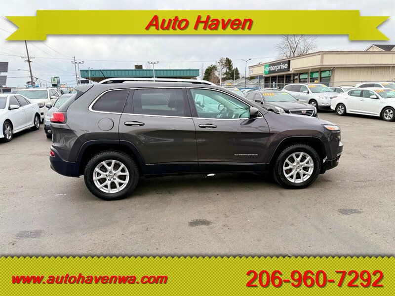 Used 2014 Jeep Cherokee Latitude AWD/4WD image 4