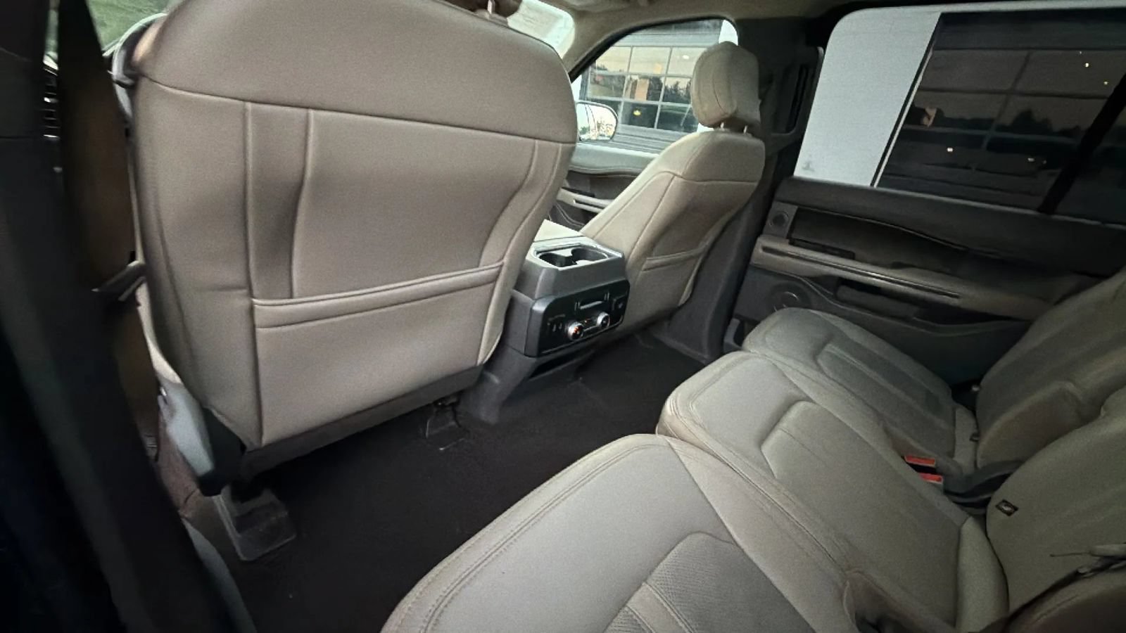 Used 2018 Ford Expedition Limited w/ Equipment Group 301A AWD/4WD image 46