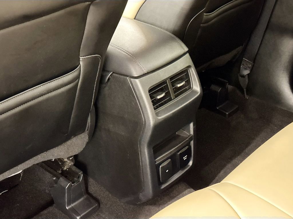 Used 2019 Ford Edge SEL w/ Equipment Group 201A FWD image 17