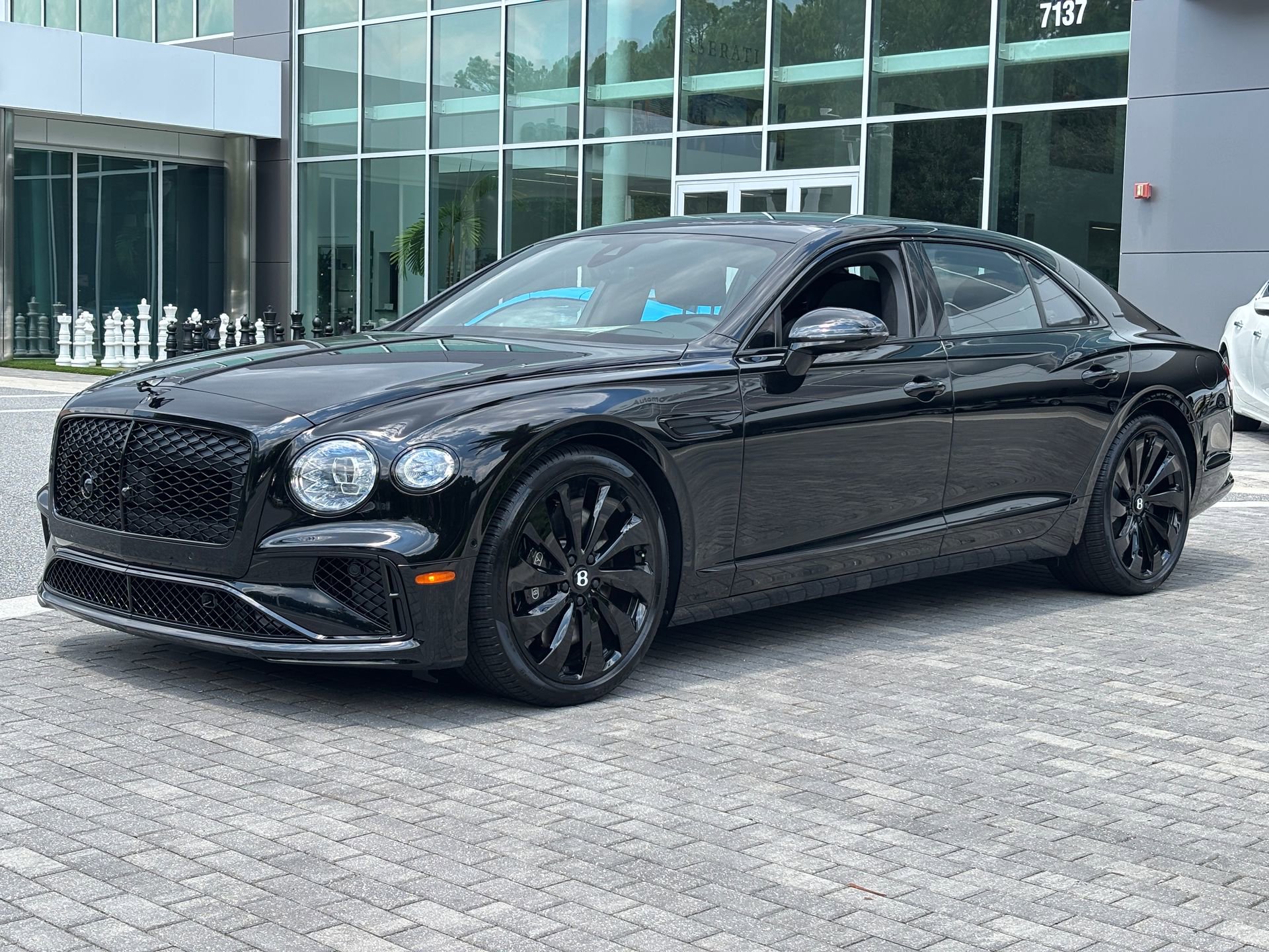 New 2025 Bentley Flying Spur Plug-In Hybrid image 7