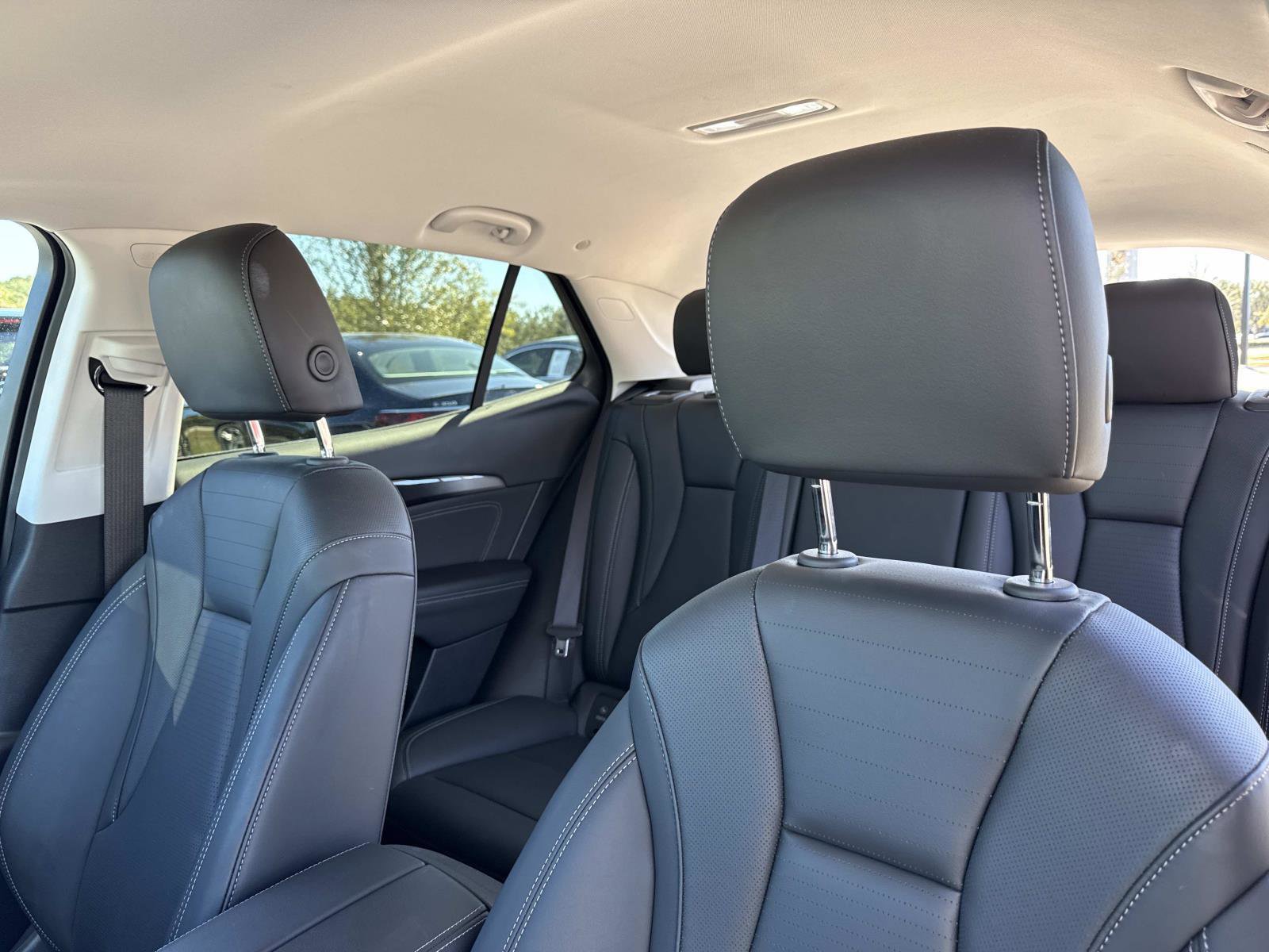 Used 2025 Buick Envision Preferred image 22